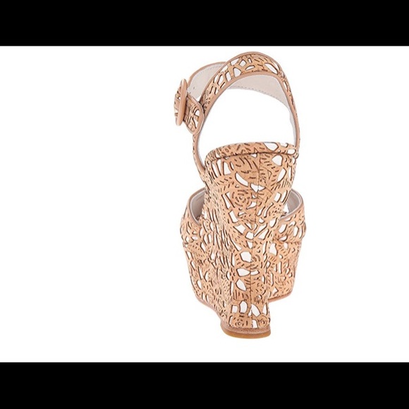 BRANDNEW - Picture 5 of 7